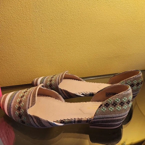 NIB Issac Mizrahi Slide-on Shoes, Size 7 - Picture 5 of 7